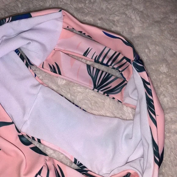 Bikini - Picture 3 of 13